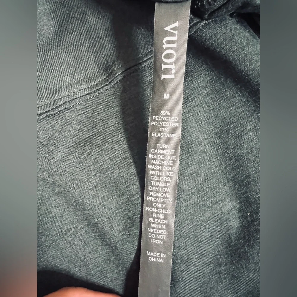 Vuori Halo Half Zip Cropped Hoodie - Picture 11 of 11
